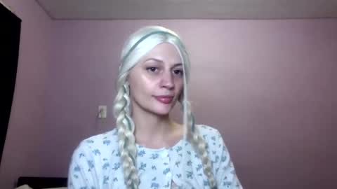 Snapshot of madelinevalentine chatting on September 14, 3:38 am madeline online show from September 14, 3:38 am