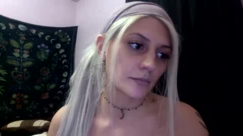 Snapshot of madelinevalentine chatting on September 21, 4:47 am madeline online show from September 21, 4:47 am