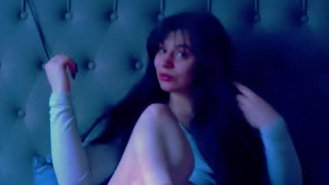 madelynvelure online show from March 29, 11:10 am