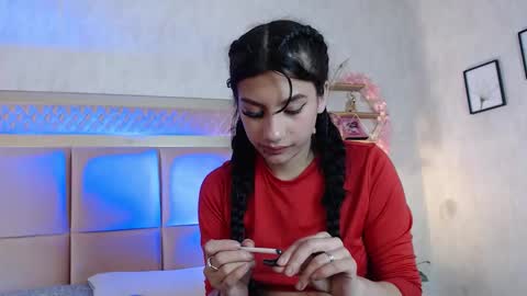 madhison_5 online show from May 3, 11:38 am