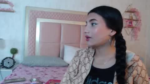 madhison_5 online show from May 13, 12:24 pm