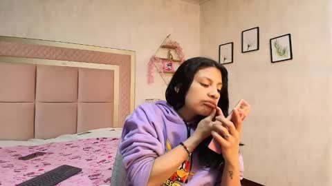madhison_5 online show from May 14, 12:12 pm