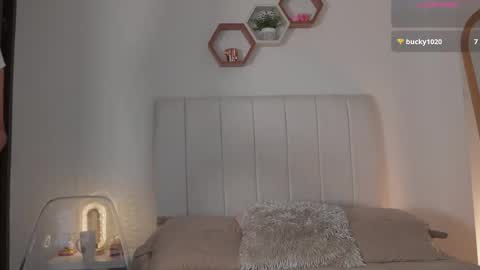Valentina   1030   530  -  online show from May 21, 6:09 am