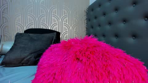 Snapshot of madison_milan chatting on February 3, 3:20 am online show from February 3, 3:20 am