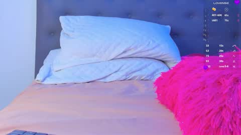   online show from February 9, 10:25 pm