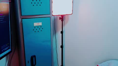 Snapshot of madison_oli chatting on January 13, 3:26 pm madison_oli online show from January 13, 3:26 pm