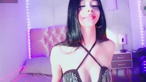 Snapshot of madison_oli chatting on January 21, 12:18 pm madison_oli online show from January 21, 12:18 pm