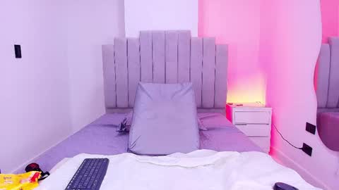 Snapshot of madison_stanfort chatting on March 31, 6:58 am Madison online show from March 31, 6:58 am