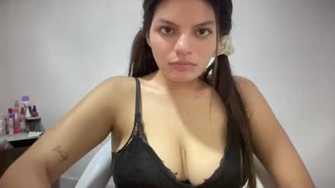 madison_tits online show from October 26, 6:19 am