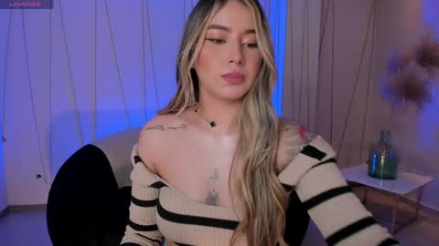 Maddi Collins online show from May 8, 11:26 am