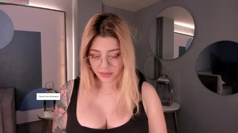 Madison Kane online show from April 28, 11:26 am
