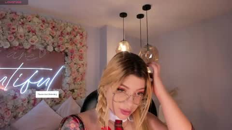 Madison Kane online show from May 4, 11:17 am