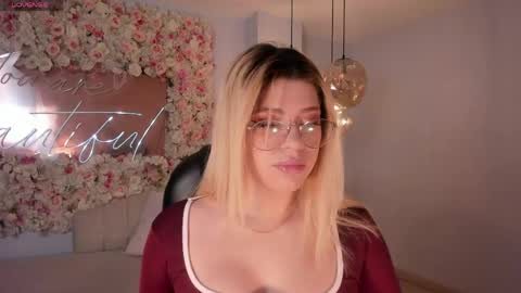 Madison Kane online show from May 7, 11:15 am