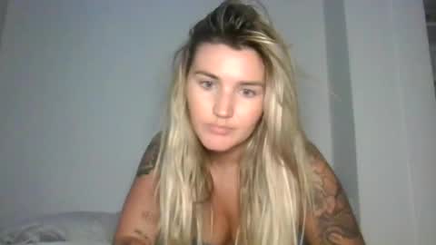 madisonlubbe2 online show from July 10, 10:23 pm
