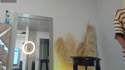 Snapshot of madisson_beerr chatting on September 21, 4:08 pm madisson_beerr online show from September 21, 4:08 pm