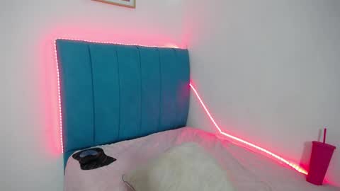 madisson_jones18 online show from May 13, 11:51 am
