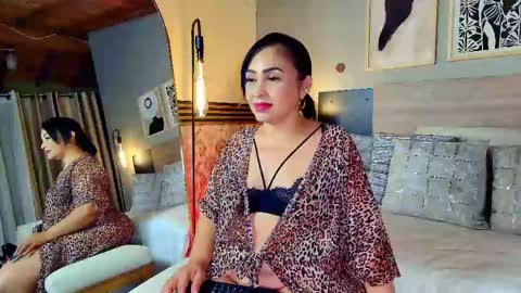 MADISSOONE  online show from May 14, 1:34 am