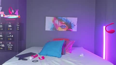 Madi online show from December 4, 5:21 pm