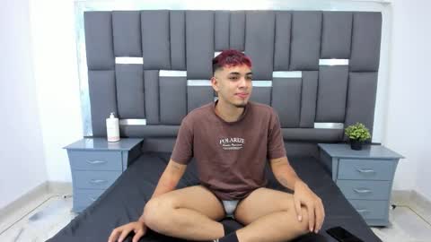 Snapshot of madsenblack chatting on October 11, 12:26 pm madsenblack online show from October 11, 12:26 pm