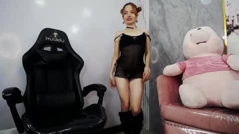 Snapshot of mady0619_ch chatting on April 23, 1:02 pm Mady online show from April 23, 1:02 pm