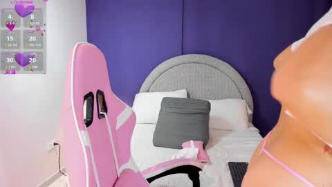 mady_collins online show from March 4, 5:24 pm