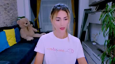 Snapshot of madyeroberts chatting on September 12, 9:59 pm Madye Roberts online show from September 12, 9:59 pm