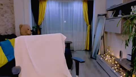 Madye Roberts online show from November 24, 11:48 pm