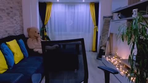 Madye Roberts online show from December 21, 11:01 pm