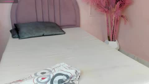 Snapshot of madyscarlett chatting on September 30, 11:48 am madyscarlett online show from September 30, 11:48 am