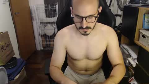 Snapshot of madziula chatting on January 6, 5:19 am Peter online show from January 6, 5:19 am