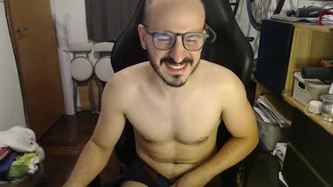 Snapshot of madziula chatting on February 14, 4:04 am Peter online show from February 14, 4:04 am