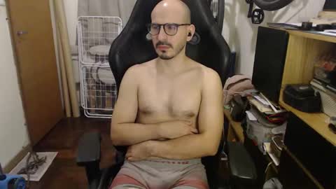 Snapshot of madziula chatting on March 18, 5:10 am Peter online show from March 18, 5:10 am