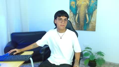 Snapshot of maegor18 chatting on July 4, 8:37 pm Maik online show from July 4, 8:37 pm