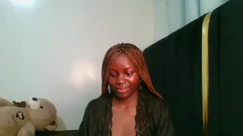 Snapshot of maelys_ta chatting on June 16, 6:43 pm maelys_ta online show from June 16, 6:43 pm