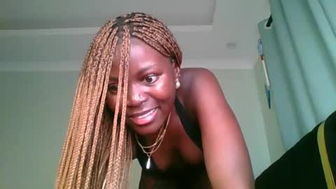 Snapshot of maelys_ta chatting on June 17, 1:56 pm maelys_ta online show from June 17, 1:56 pm