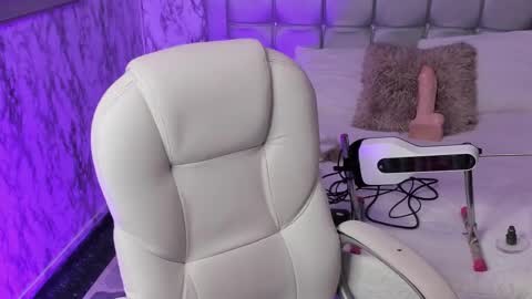 Mae online show from February 24, 1:35 am