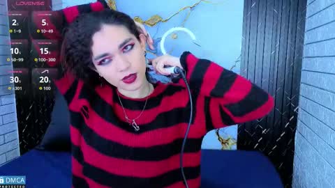 Snapshot of maevekuro chatting on January 9, 3:09 am maevekuro online show from January 9, 3:09 am