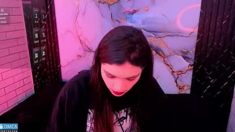 Snapshot of maevekuro chatting on February 14, 3:14 am maevekuro online show from February 14, 3:14 am