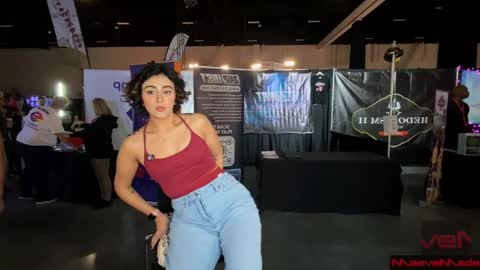 Snapshot of maevemads chatting on November 8, 10:08 pm Meaves online show from November 8, 10:08 pm