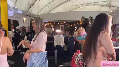 Snapshot of maevemads chatting on February 7, 10:57 pm Meaves online show from February 7, 10:57 pm