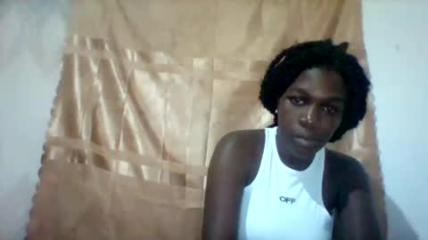 maevre_ online show from January 17, 5:27 pm