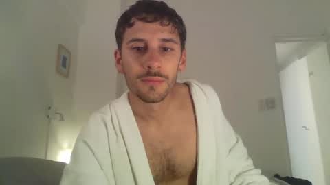 Snapshot of maggicboy29 chatting on March 27, 2:39 am maggicboy29 online show from March 27, 2:39 am