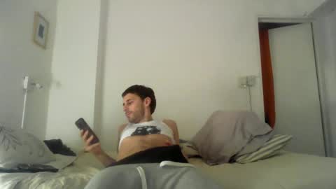 Snapshot of maggicboy29 chatting on June 27, 5:12 am maggicboy29 online show from June 27, 5:12 am