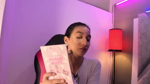 Maggie online show from December 15, 12:31 pm