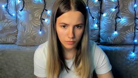 Maggie online show from October 22, 2:45 am