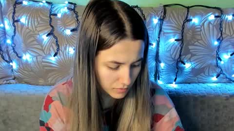 Maggie online show from February 1, 1:59 am