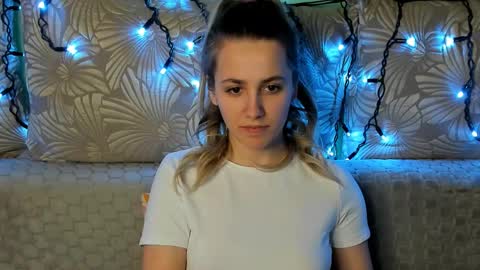 Maggie online show from March 8, 2:04 am