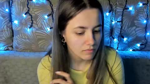 Maggie online show from March 26, 2:28 am