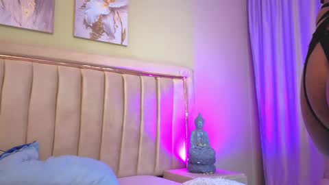 My name is magic axa grahamDont forget to follow me IG online show from October 16, 10:00 pm