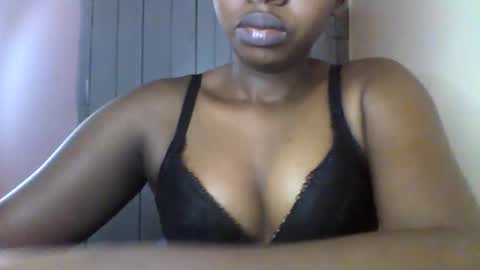 Snapshot of magic_bliss chatting on May 7, 7:58 am Bliss online show from May 7, 7:58 am